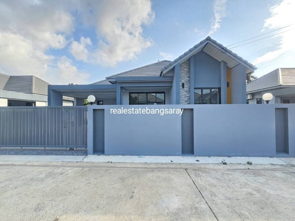 Spacious Modern House for Sale in Bang Saray- Land 92 Sq.w
