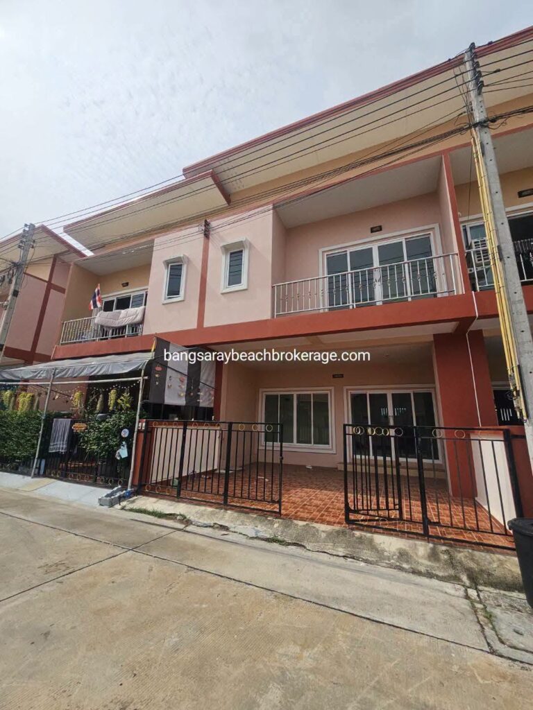 2-Story Townhouse for Sale in Bang Saray